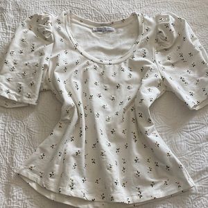 White floral puff sleeve tee, Vici
